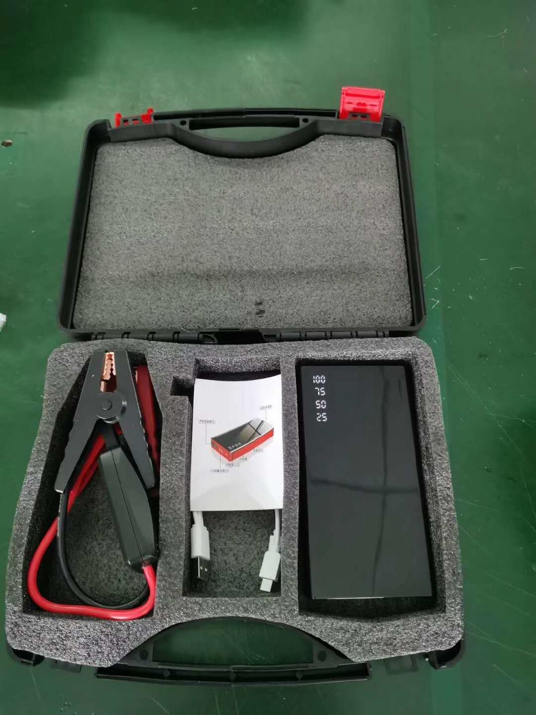 Factory Directly Supply 12V Auto Starter Car Vehicle Jump Starter Portable Power Bank with LED Light Restarter