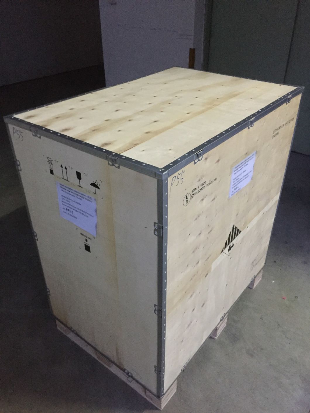 Manufacturer Supply 409.6V 300ah LiFePO4 Battery for Solar Energy System Solar Inverter Lithium Ion Battery