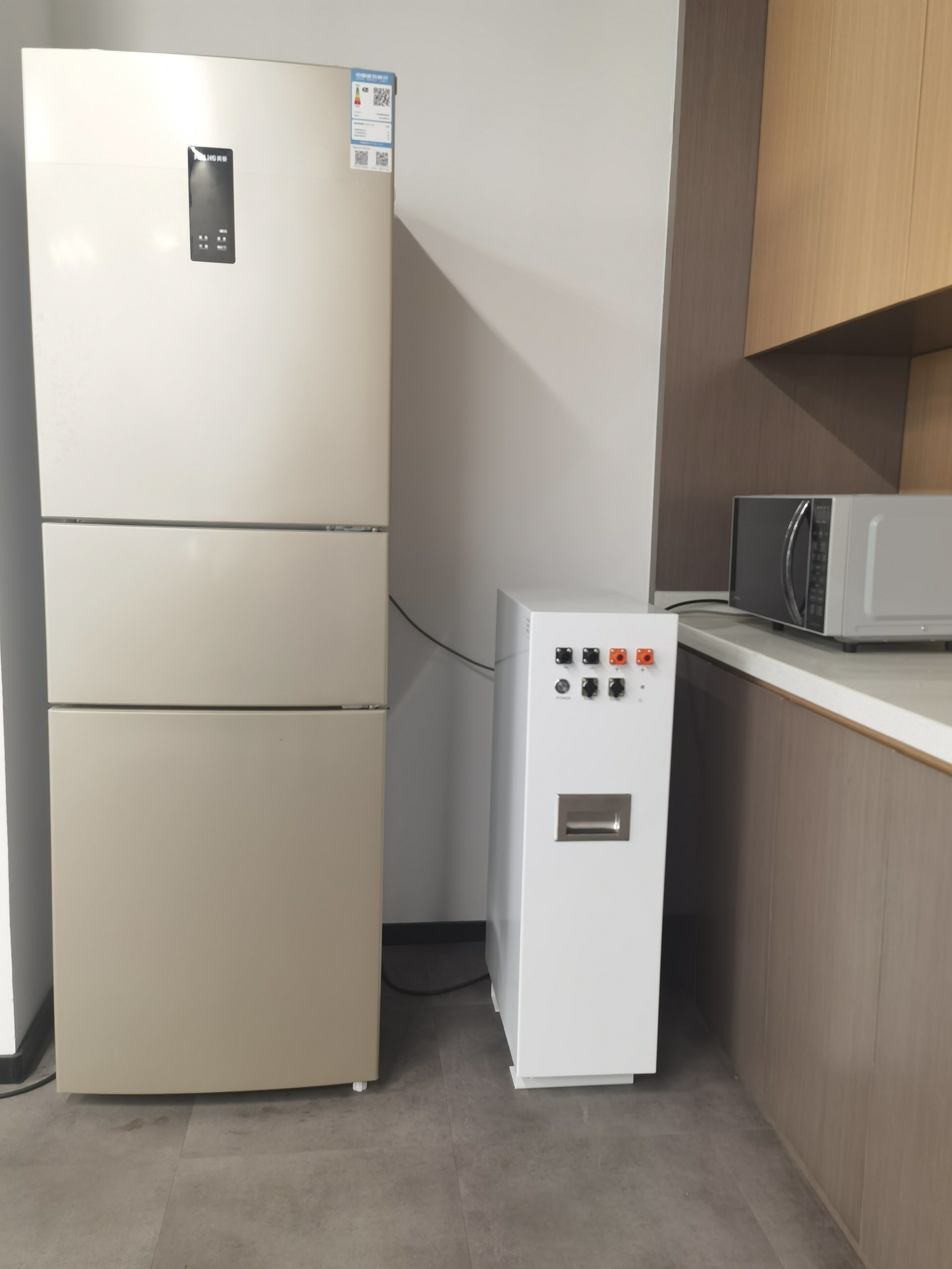 Factory Wholesale Price 5 Year Warranty 51.2V 240ah 12kwh Floor Standing Cabinet Hess Vertical Cabinet Type LiFePO4 Battery Energy Storage Lithium Battery Pack