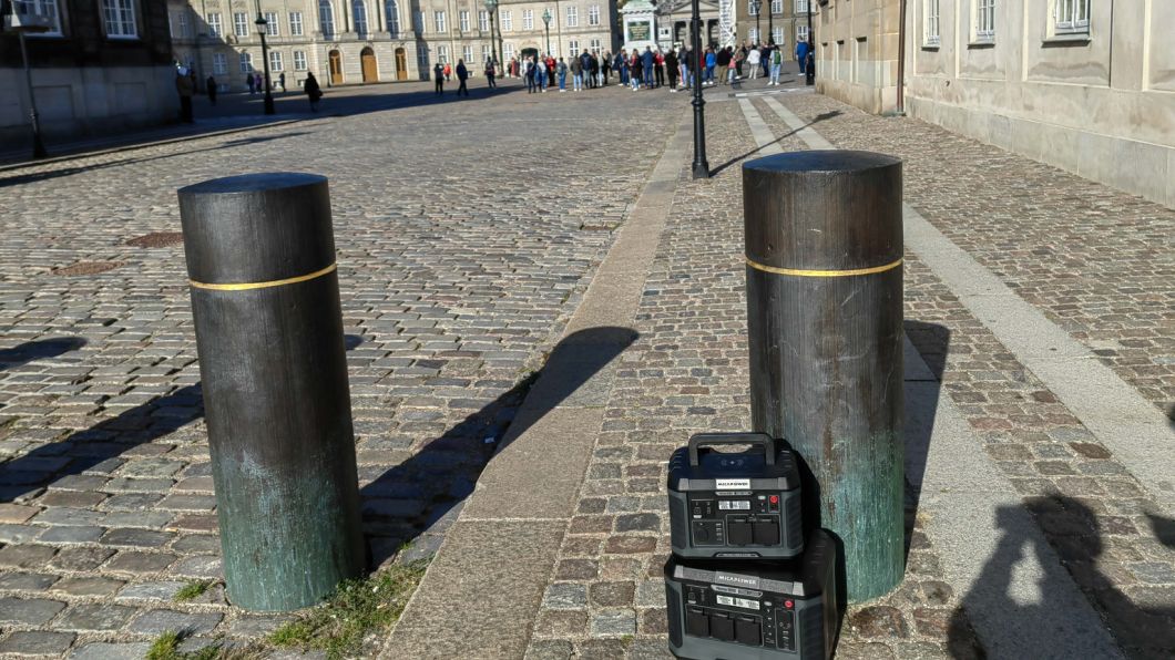 Portable Power Bank AC DC with Solar Panel 1000W Portable Power Staion for Travel Laptop Car Jump