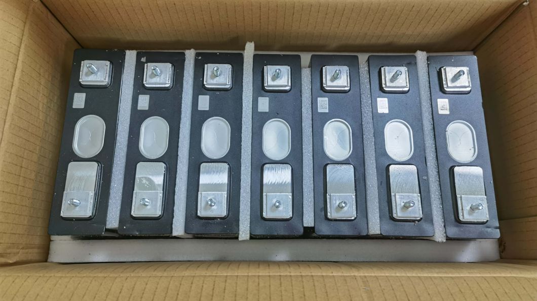 Deep Cycle Mica 3.2V/30ah LFP Lithium Ion Phosphate Battery LiFePO4 Lithium Ion Battery Cell
