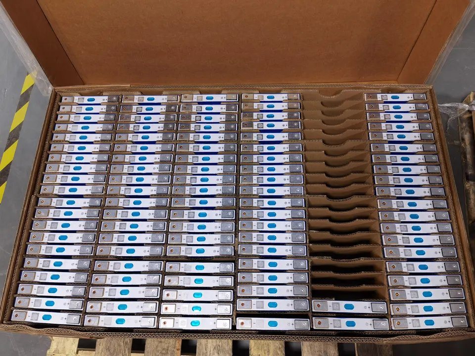 Phosphate A Grade Lithium Iron Cell 100ah 105ah 200ah 3.2V 300ah LiFePO4 Battery Cell Batteria Deep Cycle Lithium Battery with Bus Bar for Solar Systems